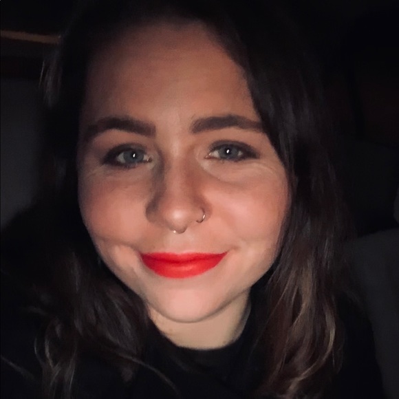 Meet your Posher, Caryn - Picture 2 of 2